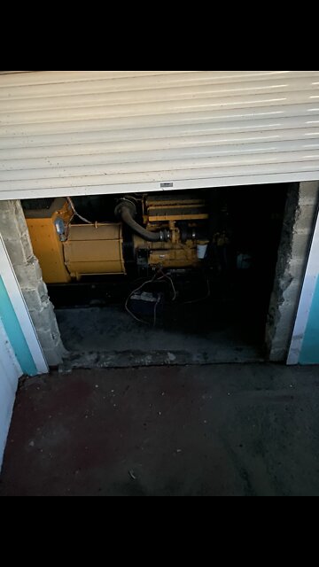 (175) RARE Caterpillar Diesel engine generator