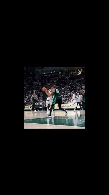 Don't mess with the Greek Freak. 😤