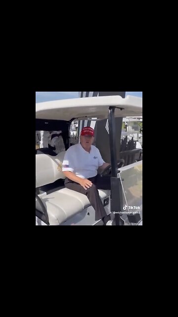 TRUMP❤️🏅DRIVE GOLF CART ON THE GOLF COURSE🇺🇸🛞💙🛻🛺🏌️🏆⭐️