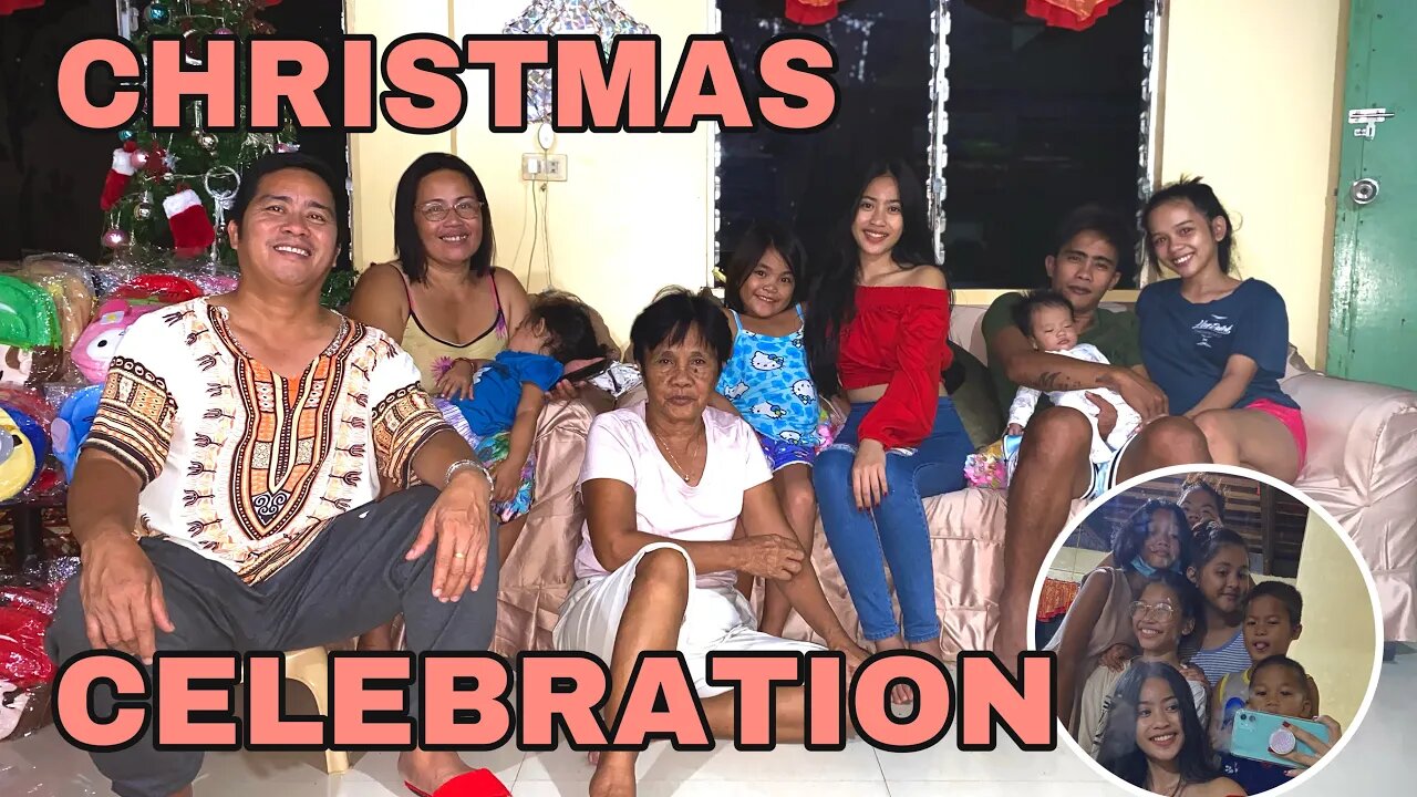 Vlogmas Christmas Day - Food, Family, Friends, and Gifts