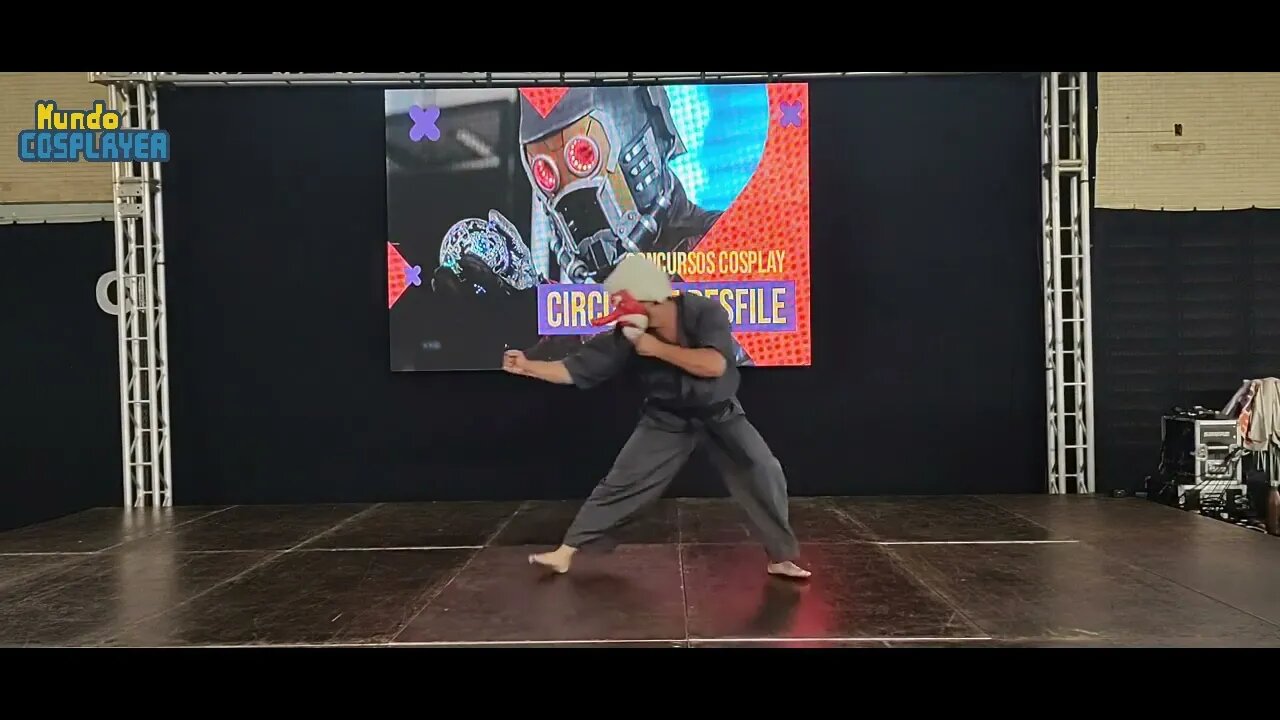 Apresentação Cosplay de Mr Karate , do jogo The King of Fighters no 25º Pira Anime Fest (2022)