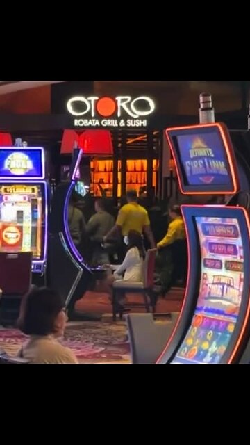 Video shows police presence at Mirage in Las Vegas after shooting