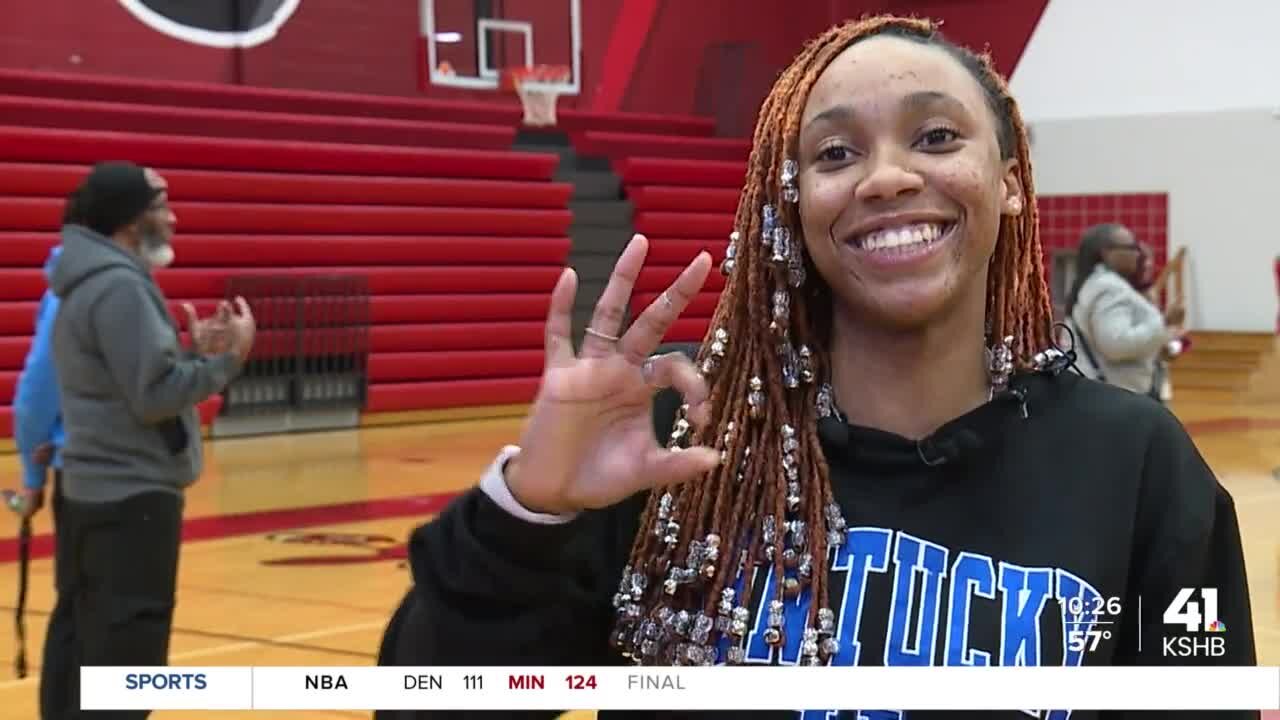 Raytown South track standout Zaya Akins commits to University of Kentucky