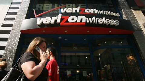 Verizon Raising Minimum Wage To $20 An Hour For U.S. Employees