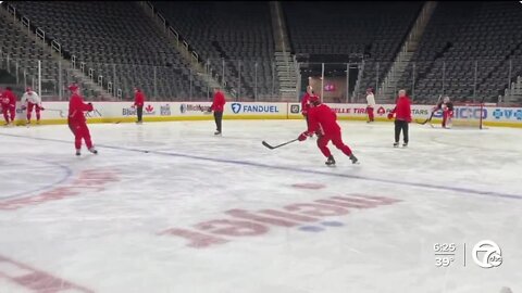 Tyler Bertuzzi expected to return to Red Wings lineup Tuesday night