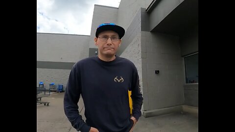 Jay Lures 14 Yr Old From Fam Vacay & Drops Condom N Front of