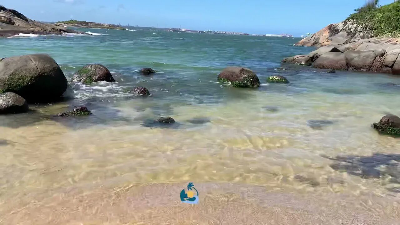 A beleza da Praia Secreta em Vila Velha