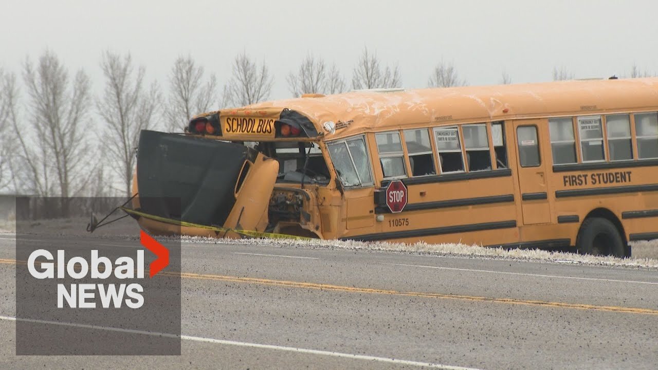 Alberta school bus crash: 5 children, 1 adult injured in highway rollover