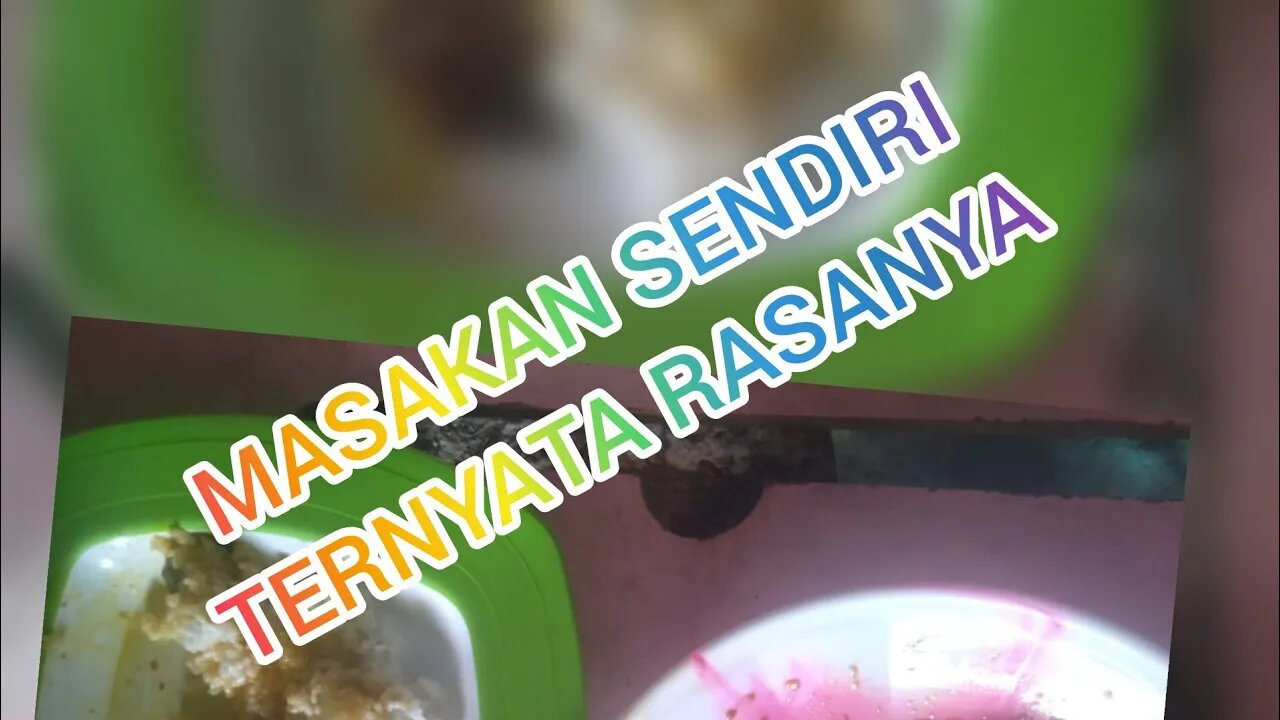 Makan nasi yang tidak banyak lauknya