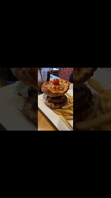 Garlic finger bun burger