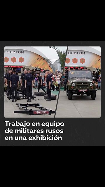 Exhibición de militares rusos montando un icónico coche de la marca UAZ