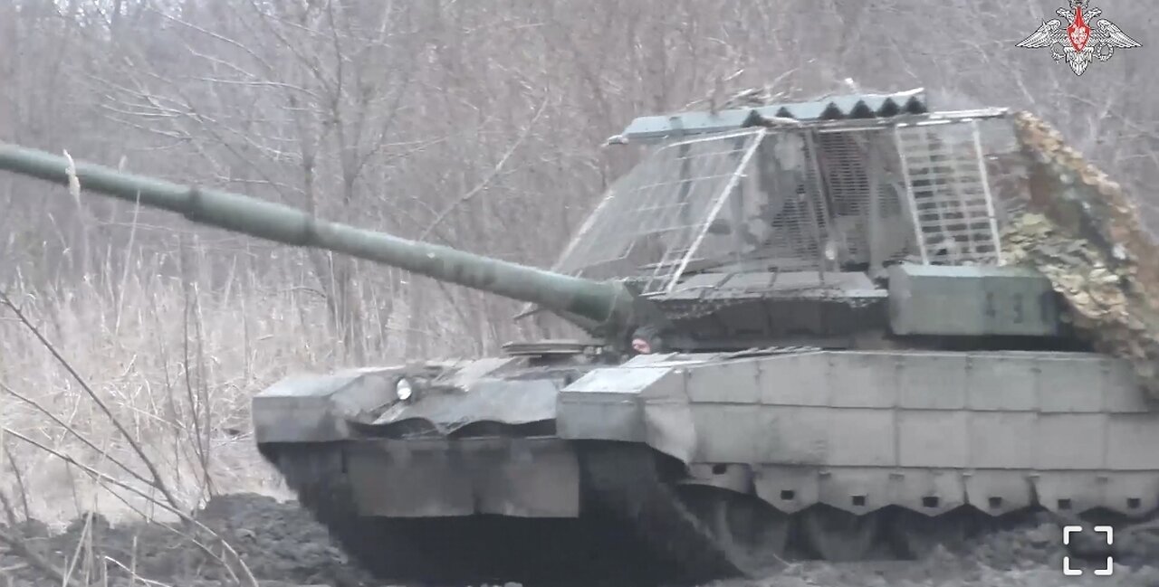 T-80 tank crews and attack UAVs support advance of Russian assault HEROZ