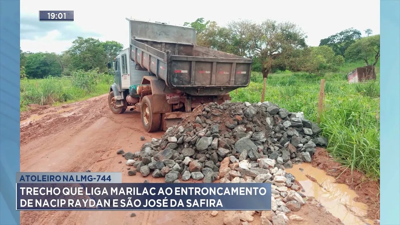 Atoleiro na LMG-744: Trecho que liga Marilac ao entrocamento de Nacip Raydan e São José da Safira