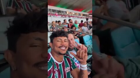 Xamã no Maracanã vendo o Fluminense