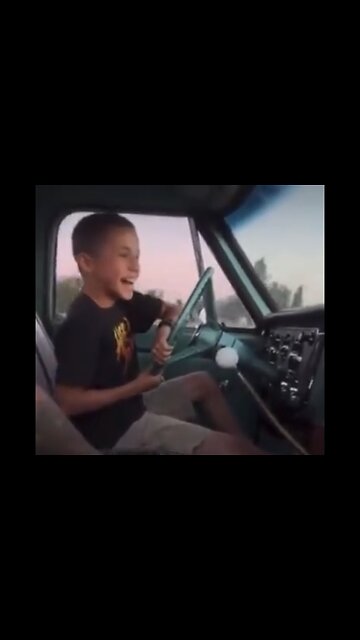 PARENT TEACHES KID TO DRIVE FOR THE FIRST TIME🇺🇸🛻💫