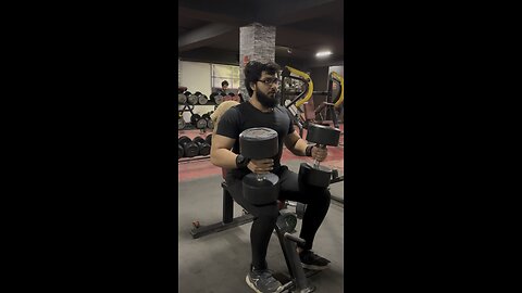 40kgs dumbell shoulder press