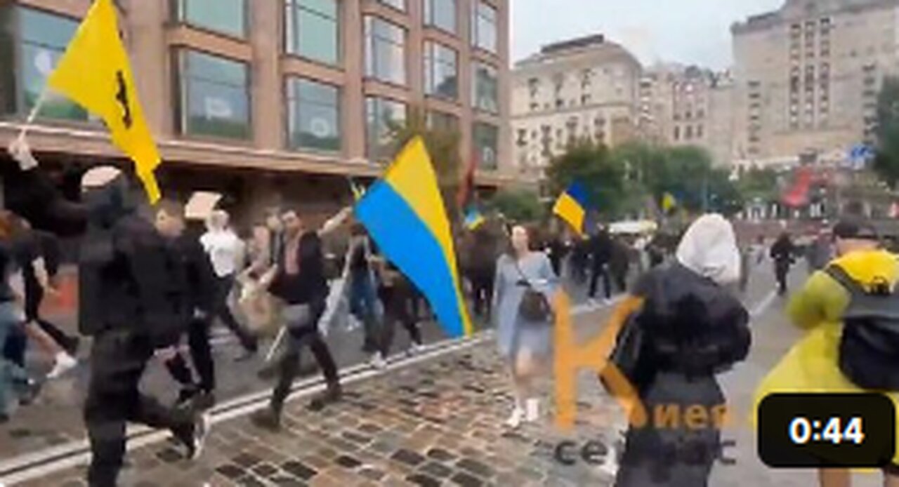 Neo-Nazi Ukrainians crashed the Pride 🏳️‍🌈 parade in Kiev. To be fair they’re both equally awful.