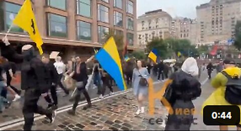 Neo-Nazi Ukrainians crashed the Pride 🏳️‍🌈 parade in Kiev. To be fair they’re both equally awful.