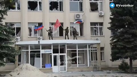 Raising of the Banner of Victory & The Flag Of Russia & The DPR On The Liman Administration Building