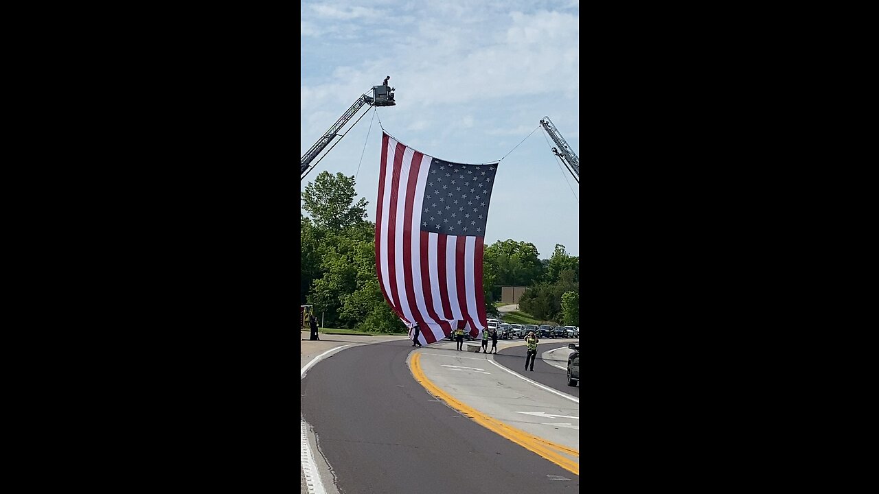 Run for the Wall 2023 - Wentzville, Mo Raising Old Glory 🇺🇸🇺🇸