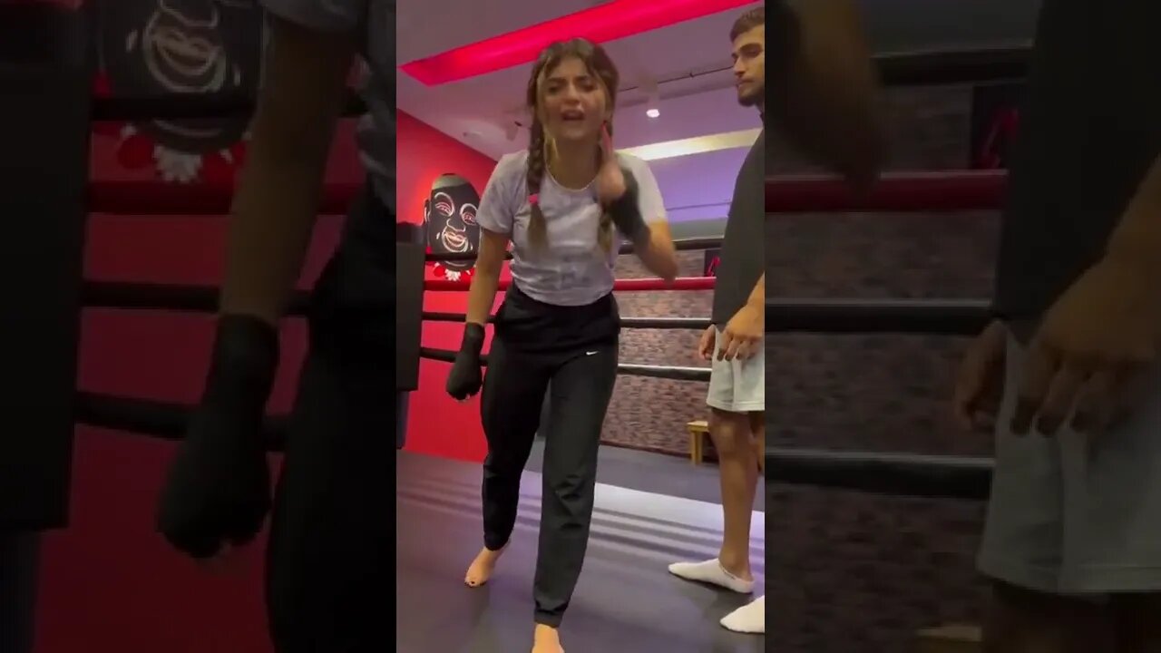 لكل بنت . ازاى تدافعى عن نفسك 🤔
