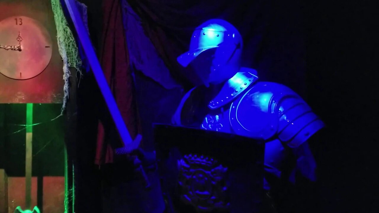 2019 Halloween Suit Of Armor Display