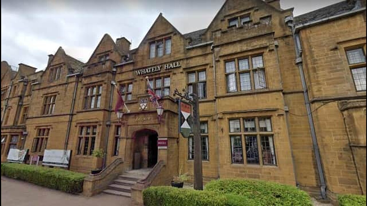 🇬🇧 UK Hotel fires Staff to make room for illegals