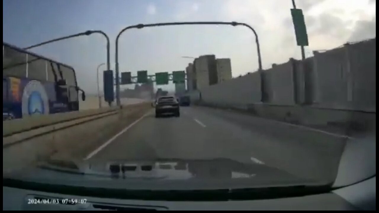 What the 7.5 quake in Taiwan 🇹🇼 looks like in a car