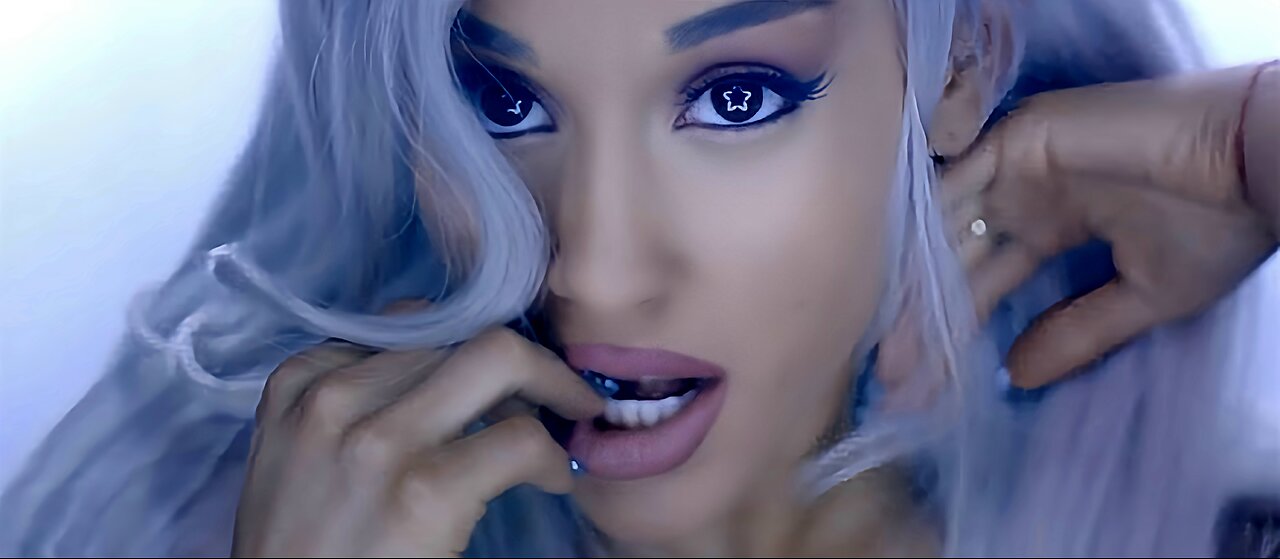 ARIANA GRANDE - FOCUS