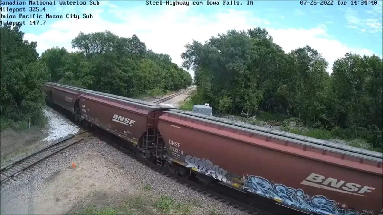 CP 7008 Leading SB Grain at Mills Tower in Iowa Falls, IA on July 26, 2022 #SteelHighway