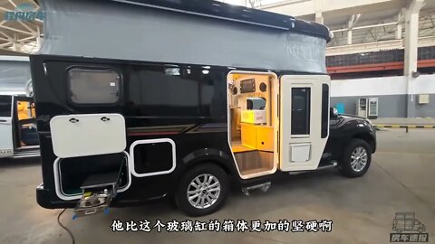 越来越多的人选这种小型四驱房车，因为能停进地库，好开好停好用