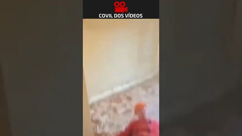 quase morreu porque brincou no trabalho