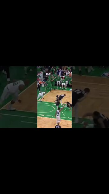 Al Horford takes FLIGHT