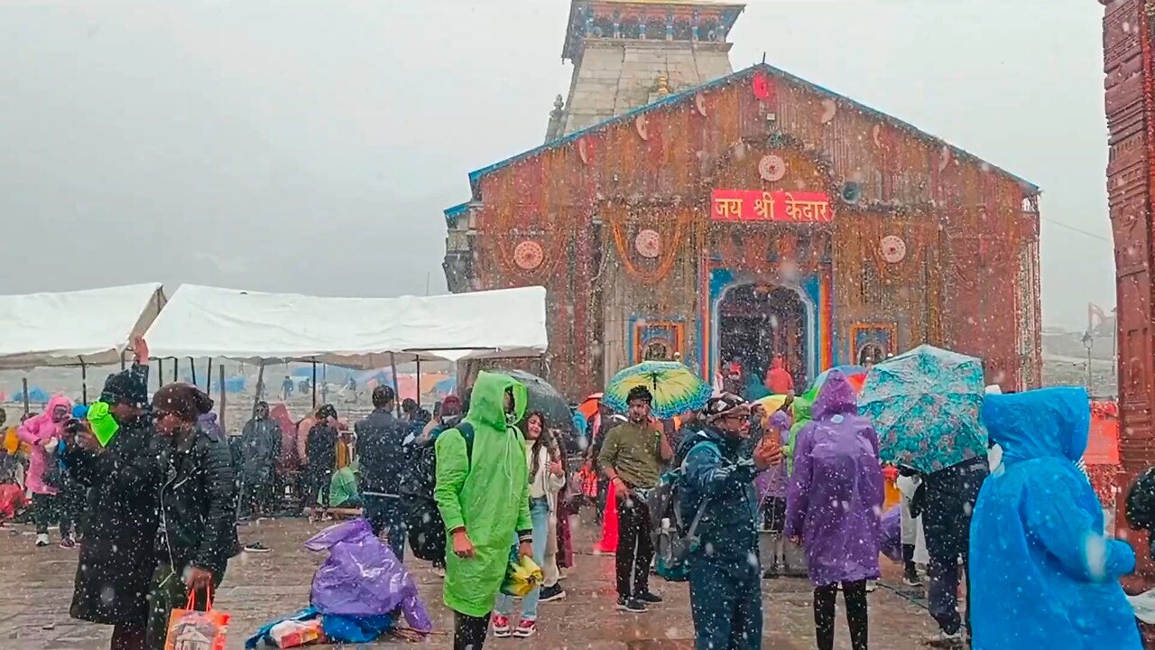 Kedarnath Ke Pahadon Me Meri Haalath Hui Kharab #kedarnath #myfirstvlog #daillyvlog #snowfoll