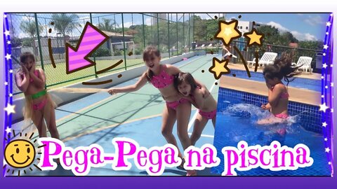 BRINCANDO NA PISCINA - BRINCADEIRA do Pega Pega / 3 irmãs demais