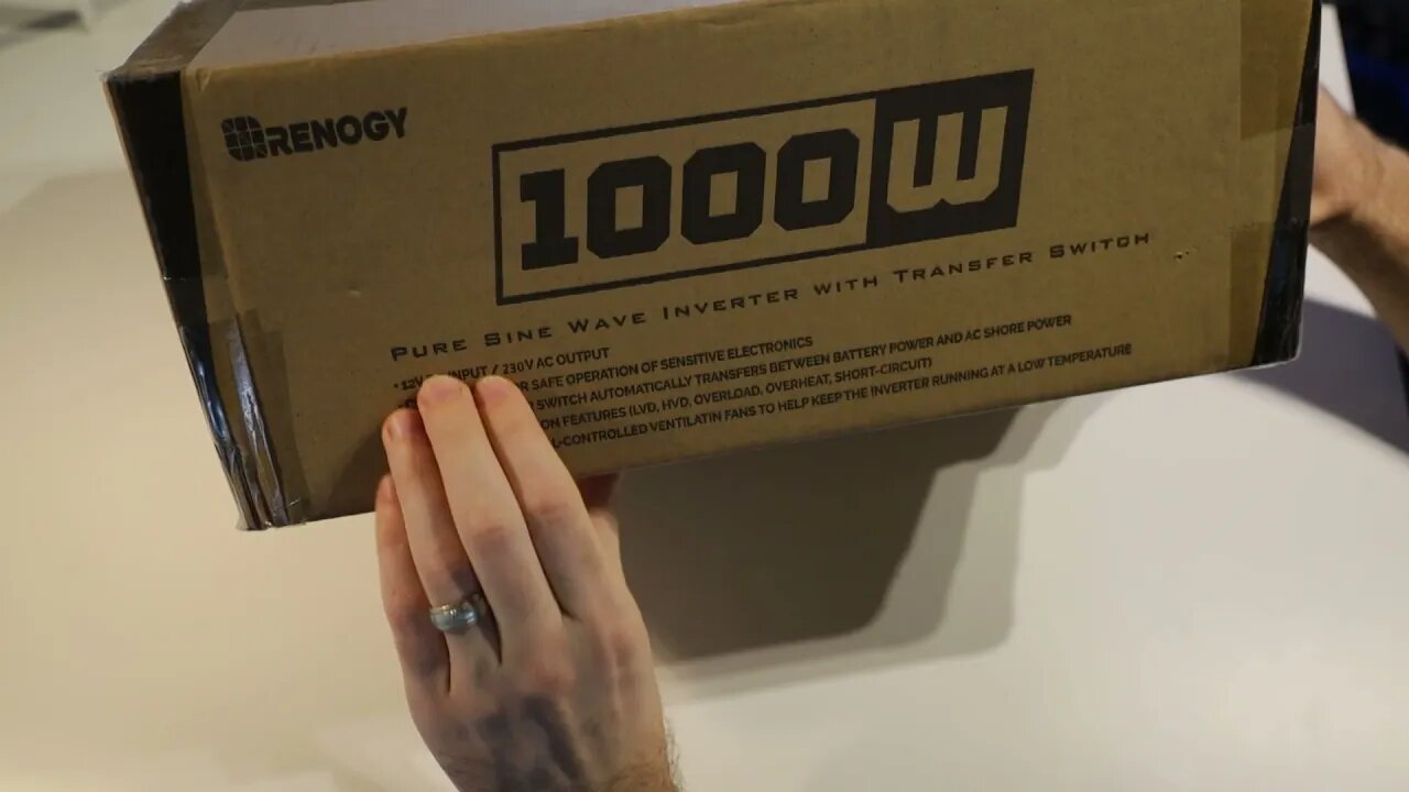 Unboxing the Renogy 1000W 12v to 230v Pure Sine Wave Inverter (AU/NZ Model) - What's in the box?