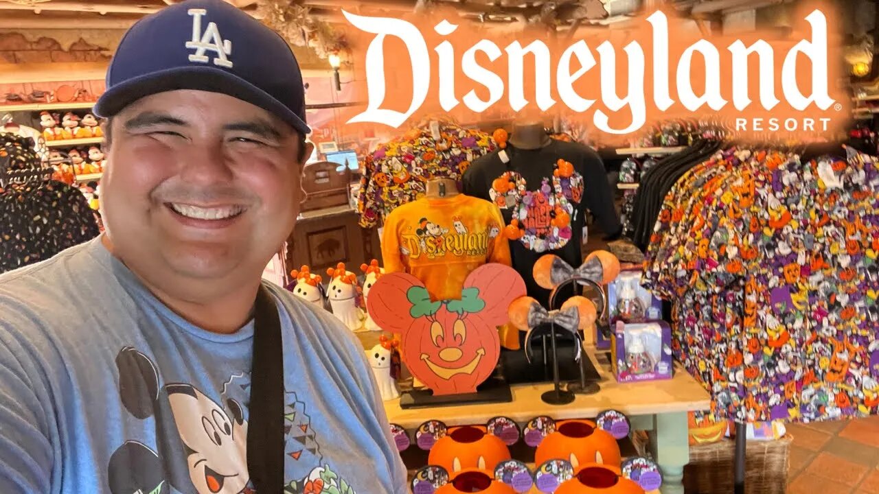 Disneyland Vlog - New Halloween Merch, Magic Keys All Unblocked & We Finally Ride NEMO