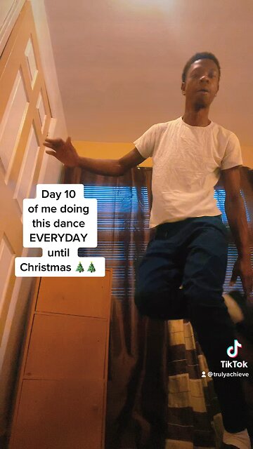 Day 10 of me doing this dance EVERYDAY until Christmas 🎄🎄