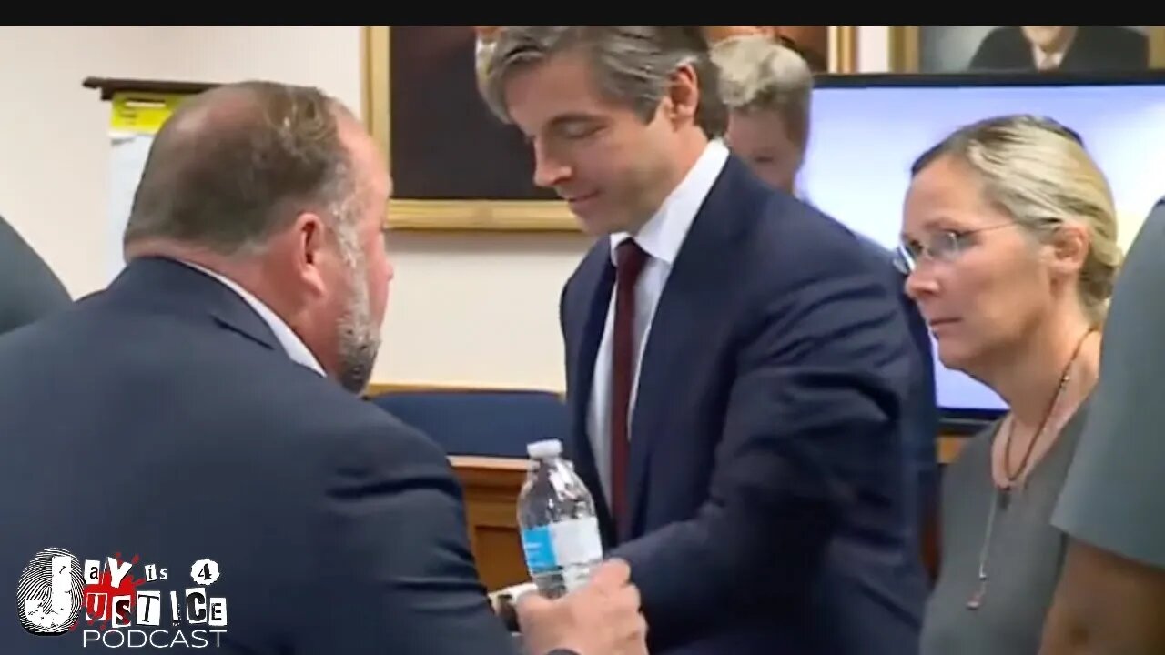 Sandy Hook Mom Gives Alex Water in Court | Alex Jones Trial 8/2/22