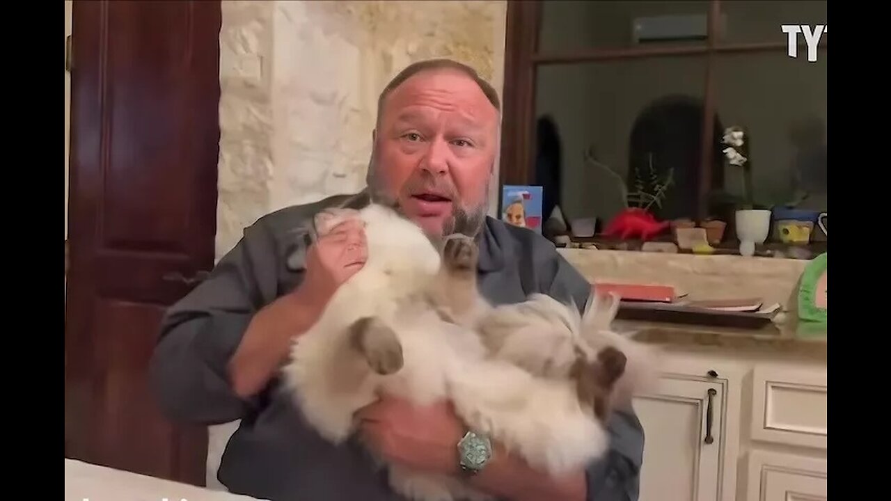 Sandy Hook Conspiracy Lunatic Alex Jones Claims DOJ Thinks Assets May Be Hidden Inside Family Cat