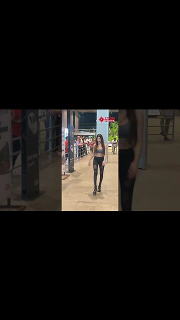 Sherlyn Chopra Snapped At Mumbai Airport 🤩💖📸 #shorts