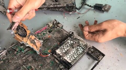 NO:5 Restoration a destroyed 20-year-old LENOVO aptop Rebuild and restore LENOVO aptops