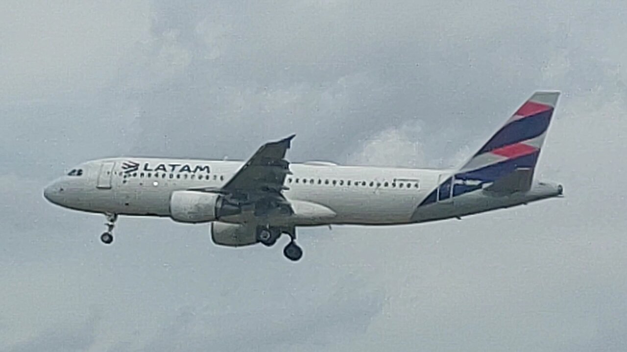 Airbus A320 PR-MHP vindo de Guarulhos para Manaus