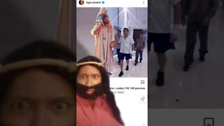 REGINA DUARTE METEU JESUS GIGANTE DE MÃOS DADAS COM BOLSONARO #shorts