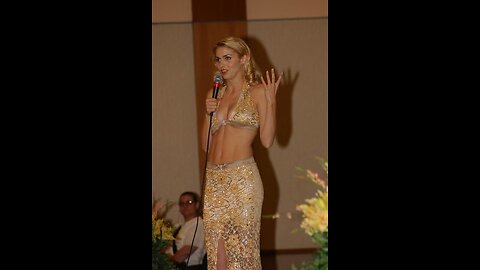 Hudson Leick at the 2004 Xena Convention