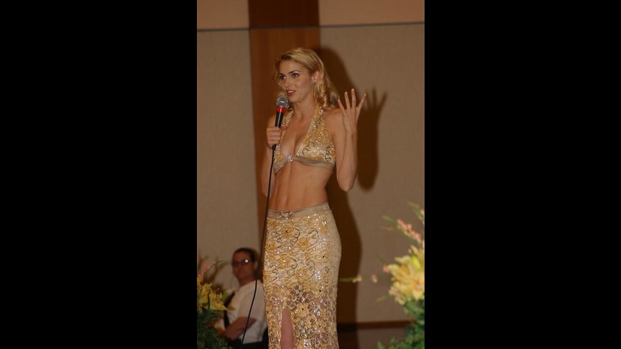 Hudson Leick at the 2004 Xena Convention