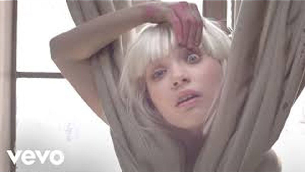 Sia_-_Chandelier_(Official_Video)(720p)