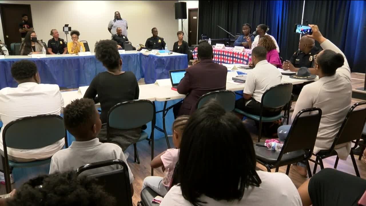 Milwaukee teenagers share concerns about reckless driving, gun violence in town hall