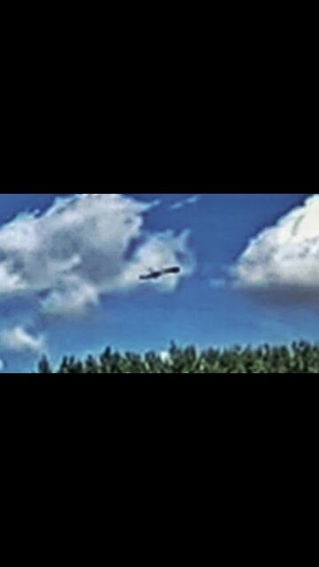 UFO captured during a tik tok video.(mirror from Facebook)