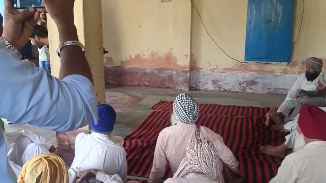 DSP Balwinder Sekhon ਲੋਕਾਂ ਨੂੰ ਵੋਟ ਦੀ ਵਰਤੋਂ ਬਾਰੇ ਦੱਸਦੇ ਹੋਏ